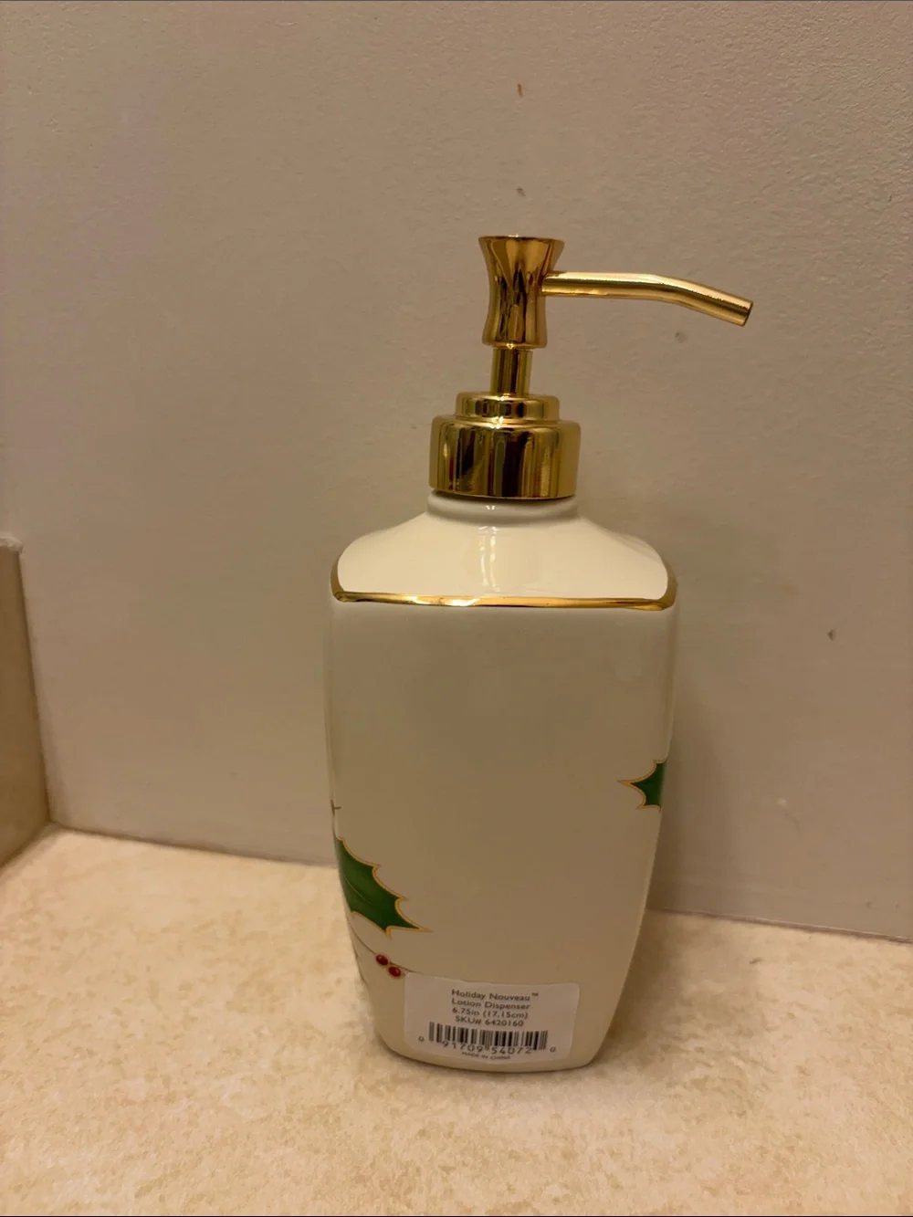 Lenox Holiday Nouveau Ceramic Bath Accessory Set in Ivory and Gold